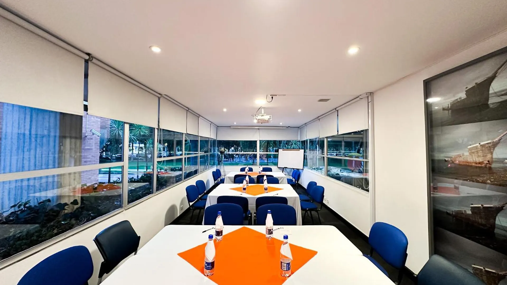 בוגוטה Hotel 104 Art Suites