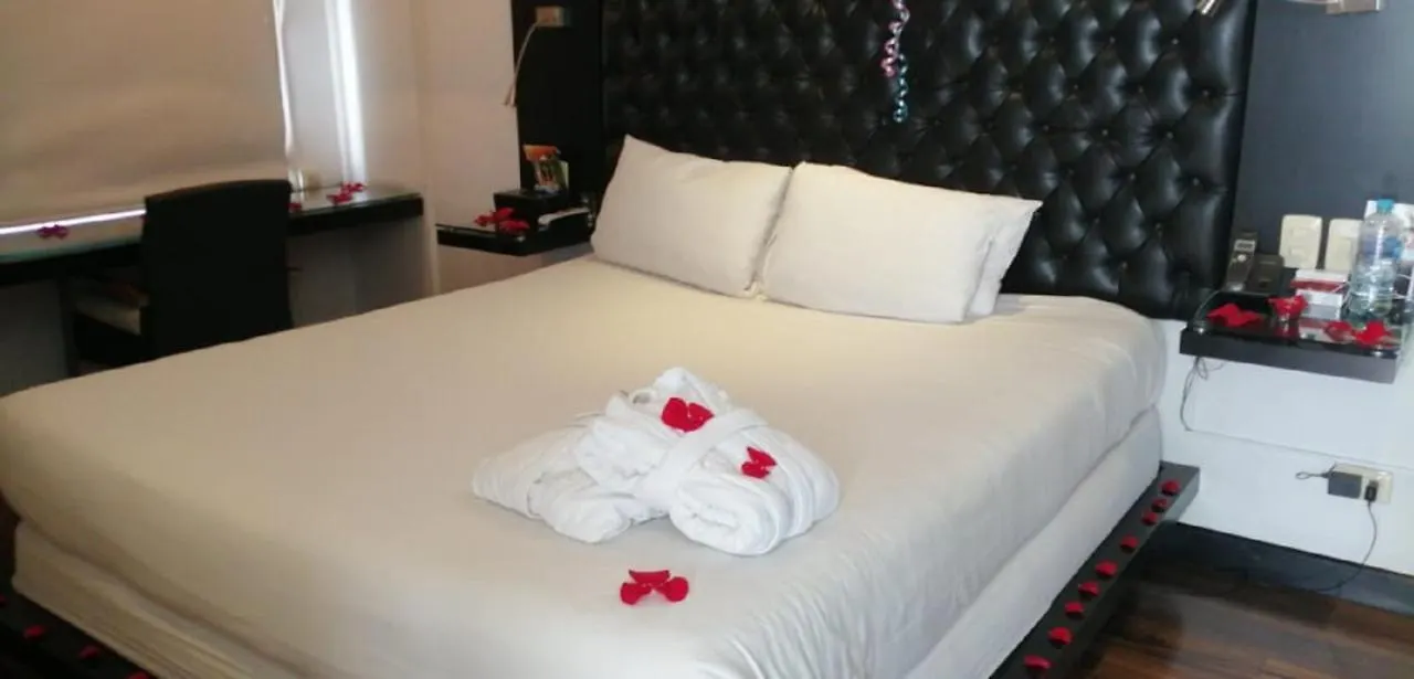 בוגוטה Hotel 104 Art Suites